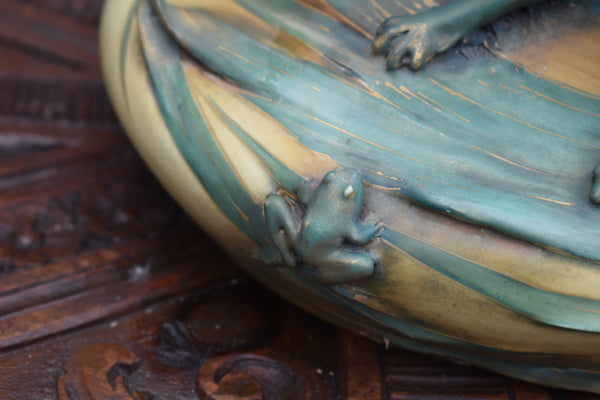 Jugendstil Edouard Stellmacher amphora ceramic vase dog with frog 1900