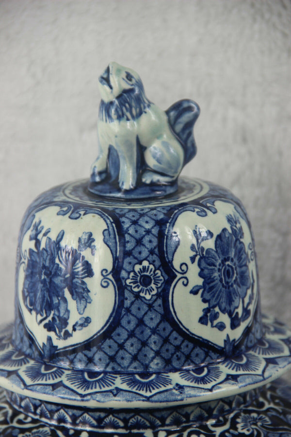 Delft pottery Blue white Lidded vase foo dog petrus regout maastricht mark