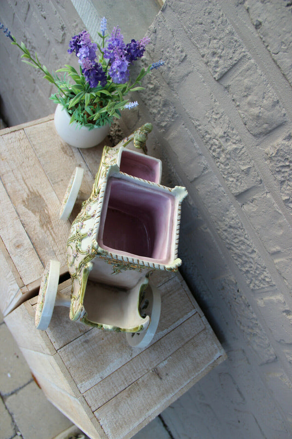 Wilhelm Schiller Sons Majolica Barbotine coach statue Vase Centerpiece