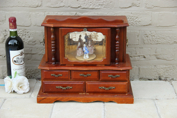 Vintage wood carved Jewelry box music dancing trio figurines moving 1970s