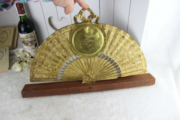 Unusual Bronze porcelain plaque medaillon victorian scene Clock fan form 1960