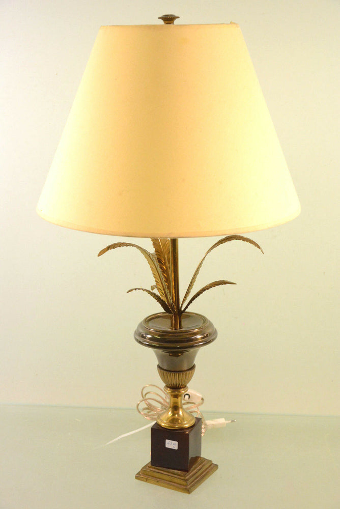 French Vintage 1960 Brass leaves table lamp mid-century vintage