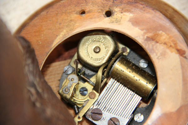 Antique hand Black forest wood carved swiss bear statue REUGE music box