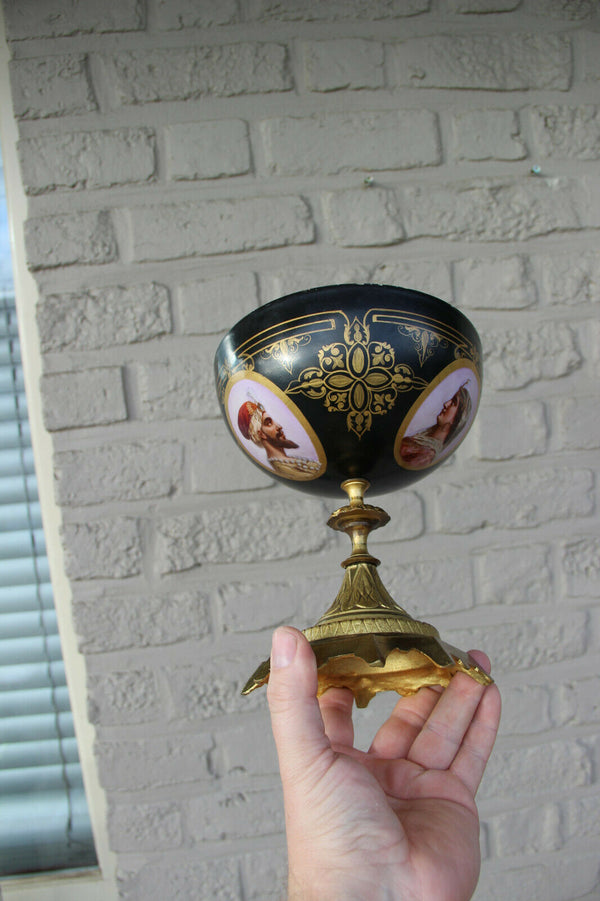 Antique French vieux paris porcelain portrait medaillons centerpiece bowl vase