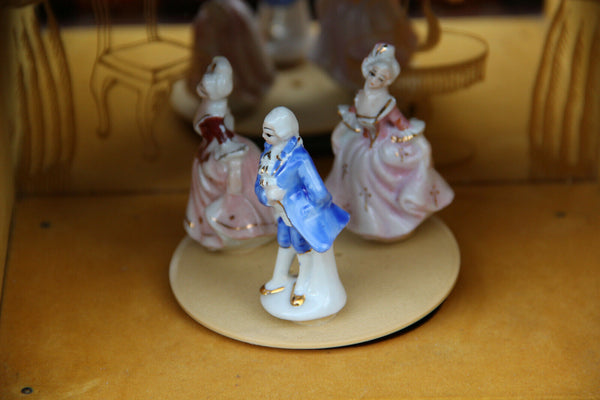 Vintage wood carved Jewelry box music dancing trio figurines moving 1970s