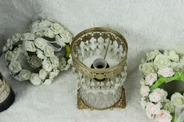 French vintage 1970 Glass brass putti figurine table lamp pendants drops