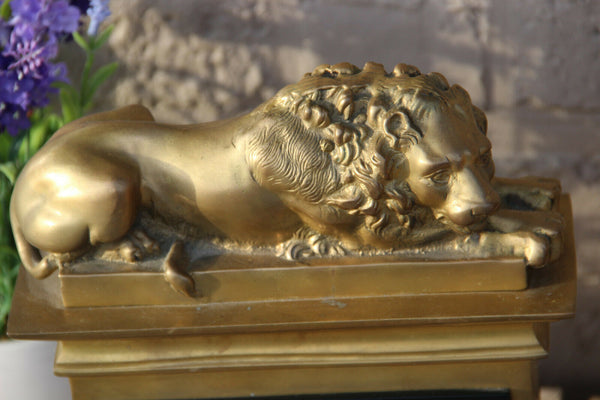 Top Exclusive French heavy bronze Empire resting lions animal bookends statues