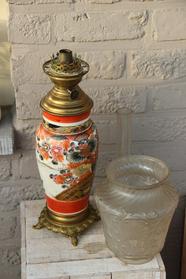 Antique japanese kutani porcelain birds oil lamp peacock glass shade rare