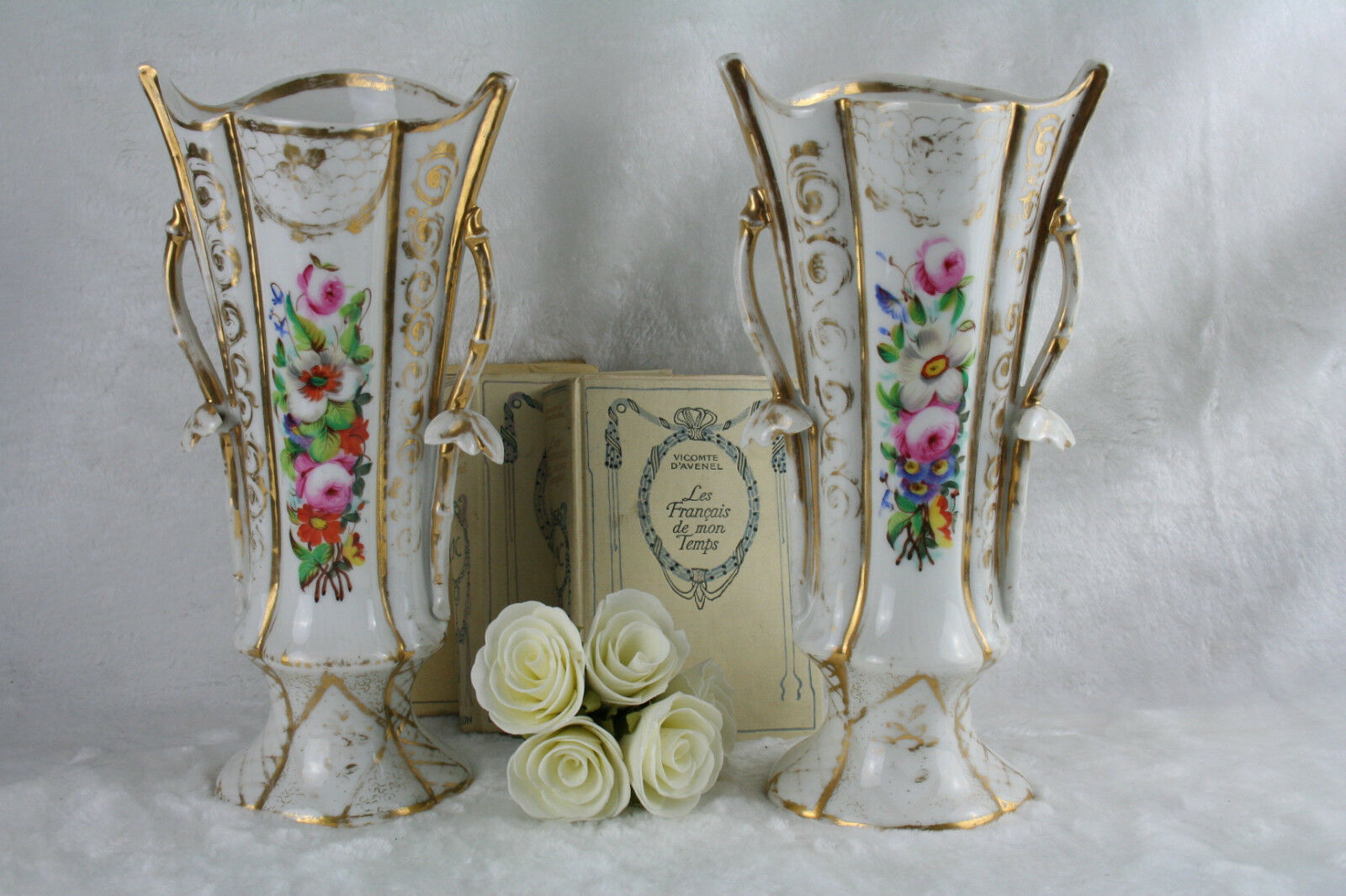 PAIR French OLD PARIS VIEUX porcelain Vases Gold gilt flower decoration