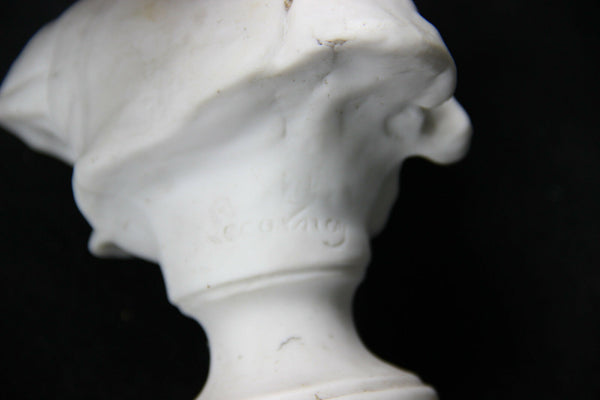 Set of 4 porcelain / bisque statues