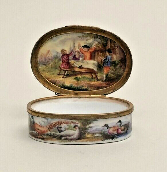 Rare Antique German 18thc porcelain Tabatiere snuff box birds chicken victorian