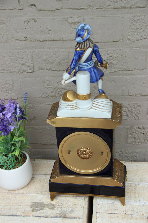 Gorgeous French porcelain Clock vieux paris figurine lion paws  FHS movement