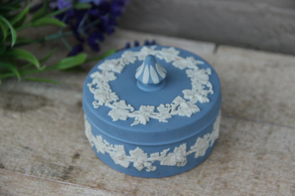 Wedgwood marked porcelain Floral lidded box bonbonniere
