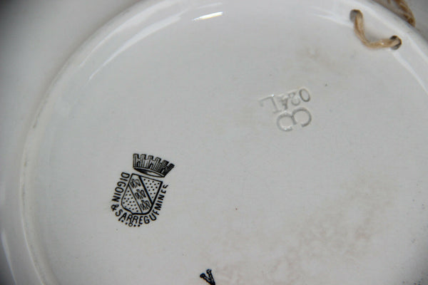 Antique set 4 SARREGUEMINES pottery marked plates jeanne d'arc theme