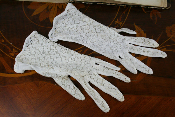 French Wood carved Box black forest With pair old gloves opera 1900