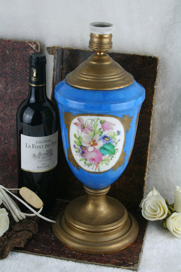 French VTG 1960 Porcelain table lamp floral decor