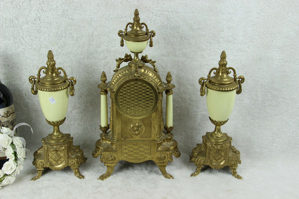 Set French Porcelain victorian clock Vases urns