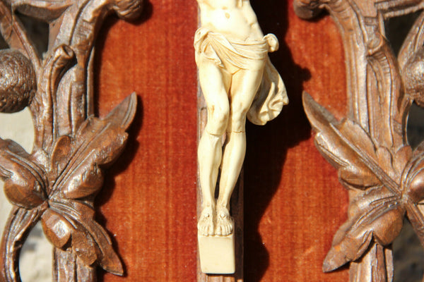 Rare Antique Black FOREST wood carved crucifix meerschaum holy water font