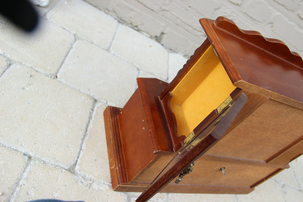 Vintage wood carved Jewelry box music dancing trio figurines moving 1970s