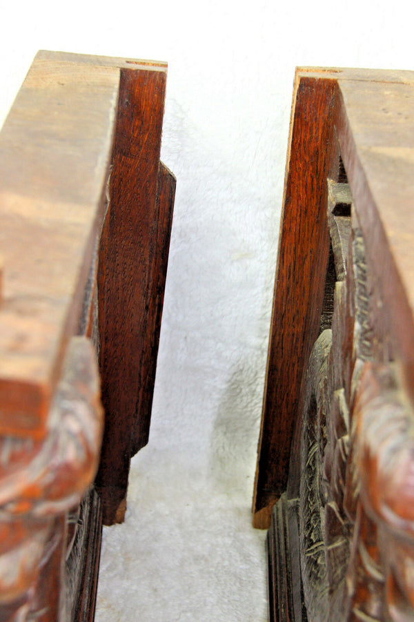 PAIR large gothic dragon Griffin wood carved statue figurines hunting cabinet