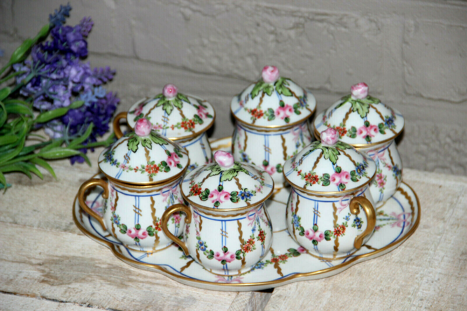 Gorgeous antique DELVAUX Paris porcelain 6 Creamer pot set porcelain plate