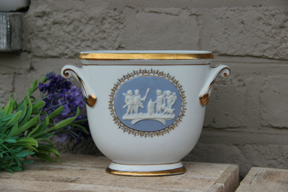 Vintage porcelain wedgwood putti angels medaillon Vase