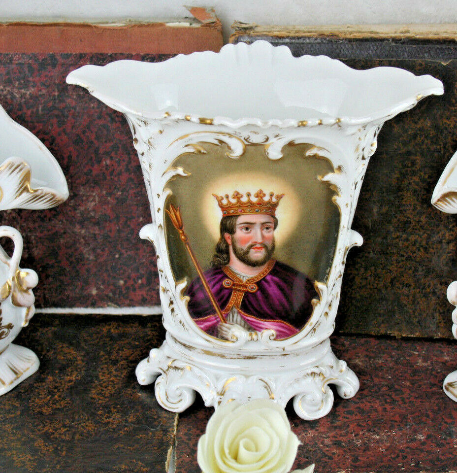 St henry porcelain vase