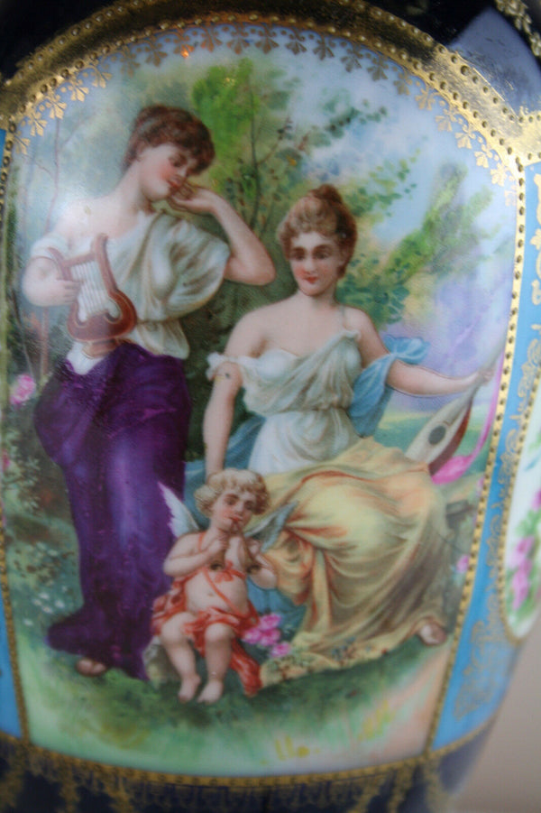 Gorgeous French Candelabra lamp 4 arms in sevres pocelain bronze base top piece