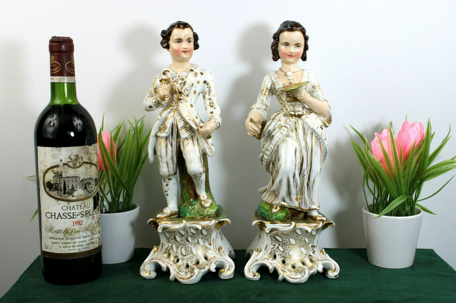 Top French antique 19thc vieux paris porcelain Pair figurine statue pique fleur