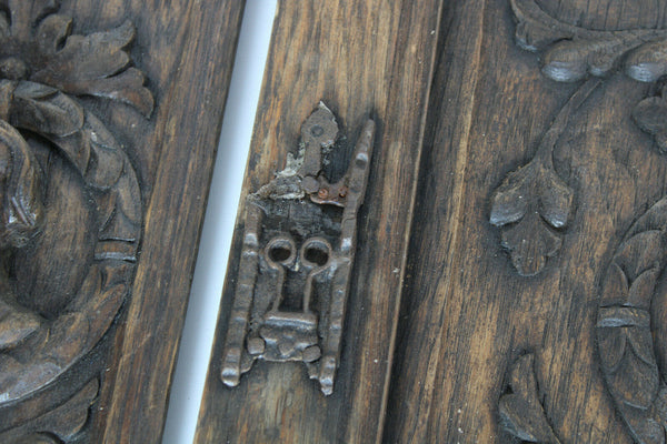 Set 3 woód carved portrait head panels cabinet