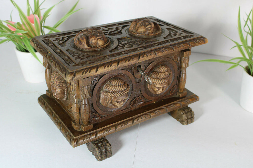 Vintage Wood carved gothic portrait heads box