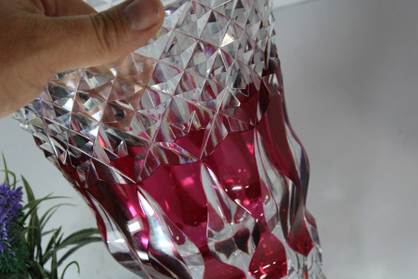 VAL SAINT LAMBERT Ruby red crystal glass cut vase signed