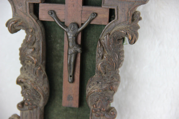 1800 Antique french wood carved Jansenist Christ Curicifix wall plaque putti
