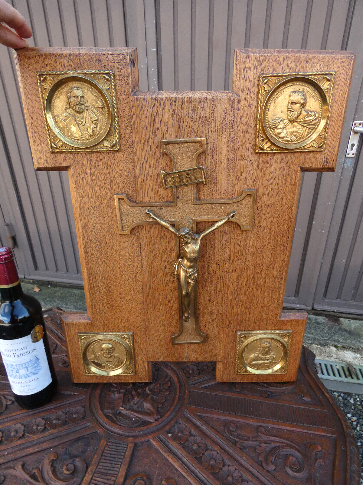 Antique Rare Religious wood plaque bronze crucifix 4 evangelist portraits