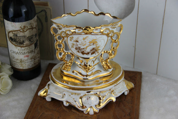 Stunning Vieux Brussels porcelain Centerpiece coupe vase on base