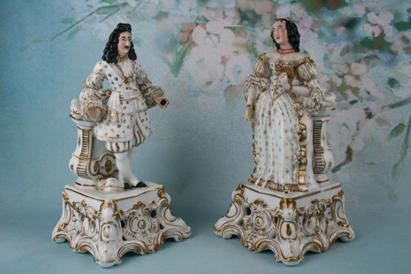 Rare Pair Vieux Paris vieux bruxelles  Porcelain Marquis MArquise figurines