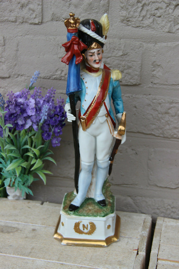 Capodimonte porcelain napoleonic figurine statue  officer army soldier