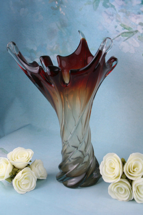 Mid-century Murano Glass vase with leaf rim