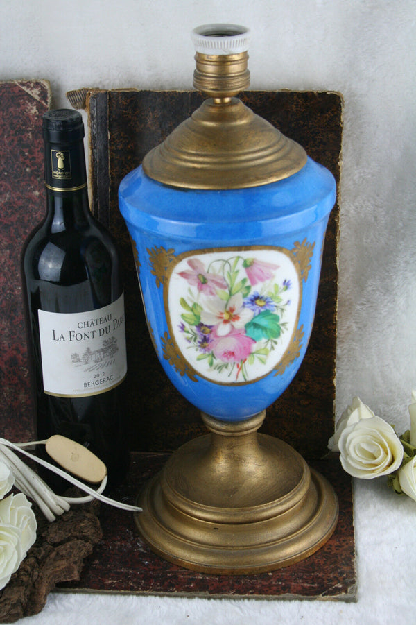 French VTG 1960 Porcelain table lamp floral decor
