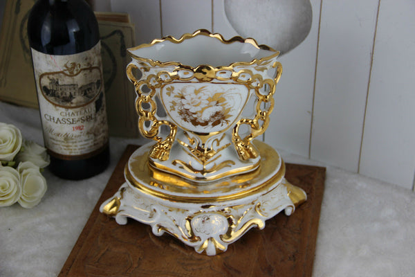 Stunning Vieux Brussels porcelain Centerpiece coupe vase on base