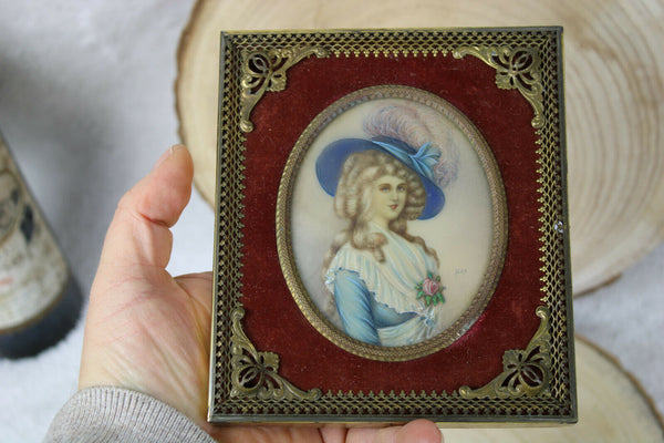 Antique French miniature portrait lady  signed velvet