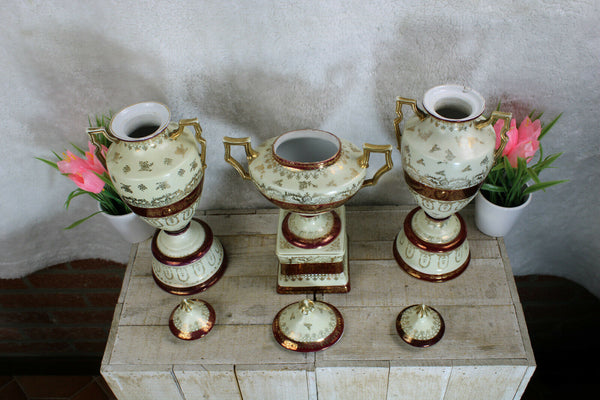 Gorgeous antique Vienna porcelain mantel Set vases centerpiece victorian scene