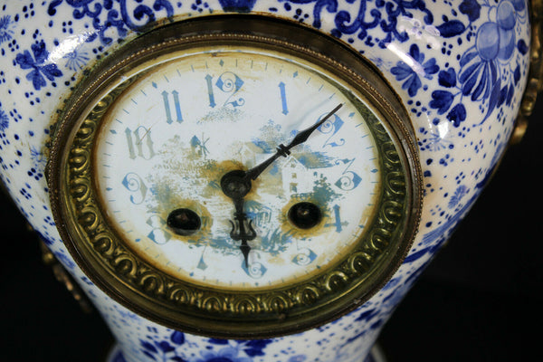 Antique Belgian boch Delft blue white faience lion heads clock