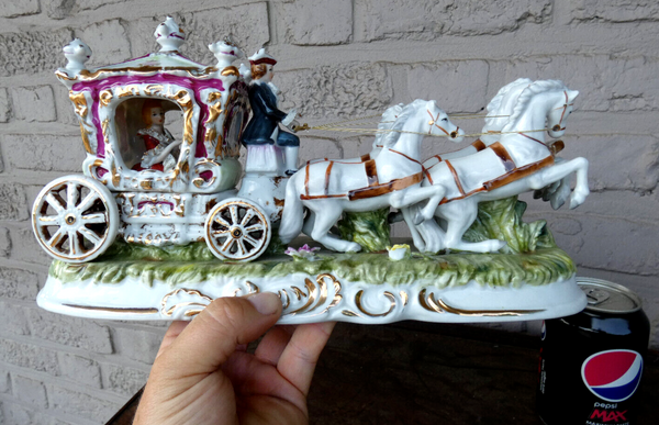 Vintage italian capodimonte porcelain PACELLI marked Coach princess  statue