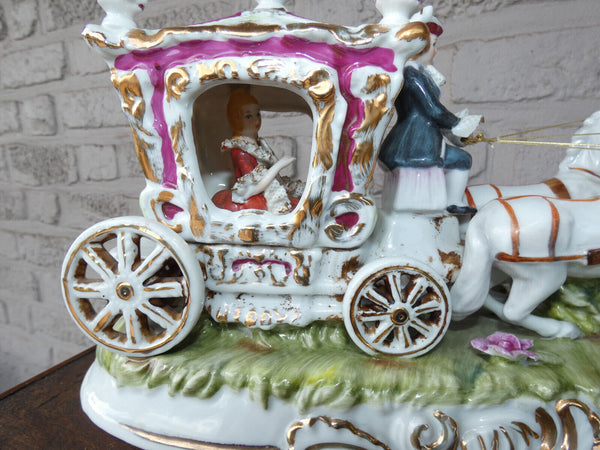 Vintage italian capodimonte porcelain PACELLI marked Coach princess  statue