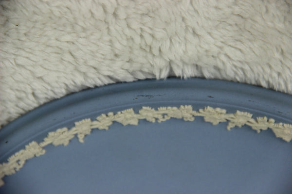 Antique WEDGWOOD blue white putti angel cupido group scene plaque England