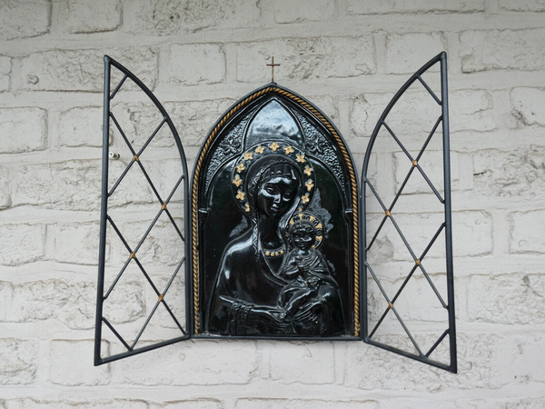 Vintage cermaic relief madonna plaque cast iron shrine wall