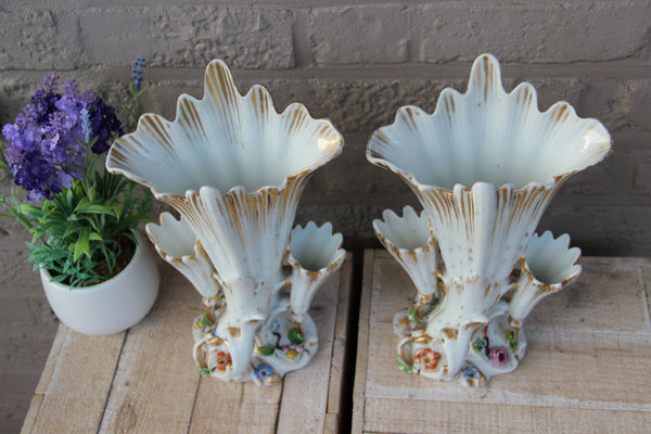 PAIR Antique vieux paris porcelain pique fleur cornet Vases relief flower decor