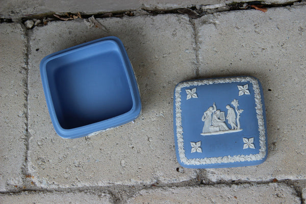 Wedgwood Blue Jasperware Trinket Box putti angel scenes