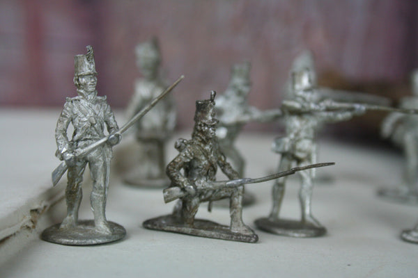 Set 17 Lead Toy soldiers soldats Napoleon very detailed set officer